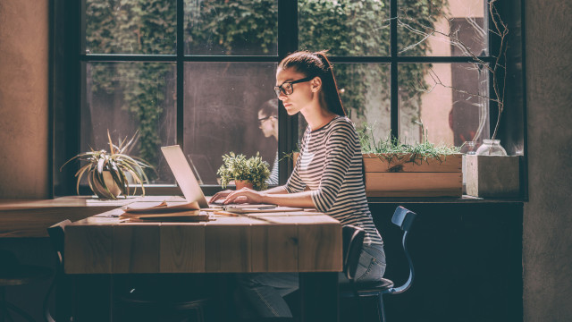 Deve desligar sempre o computador? Respondemos às dúvidas