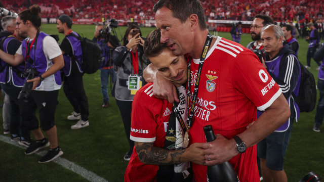 Despedidas e sorrisos: As imagens que ainda não viu da festa do Benfica