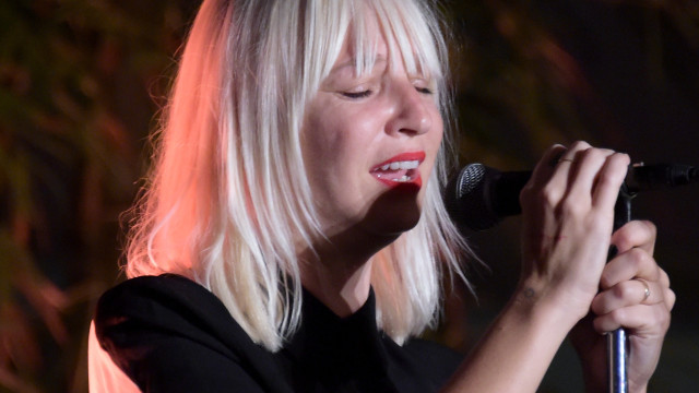 Sia enfrenta batalha judicial com ex-marido por guarda do filho do casal