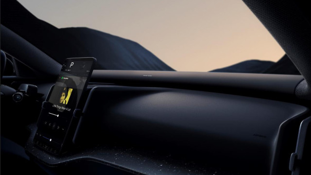 Interior do Volvo EX30 tem uma barra de som gigante e quase invisível