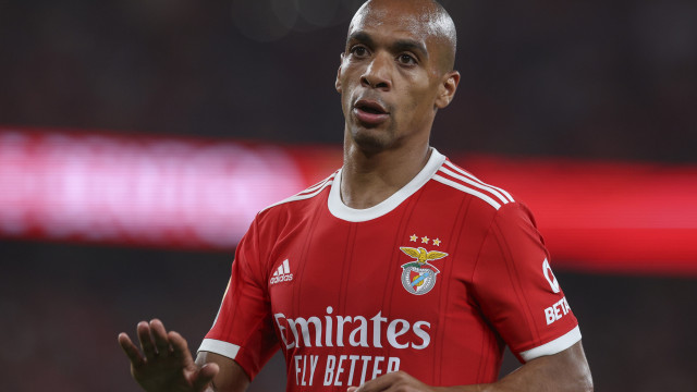 João Mário coloca Schmidt e JJ no mesmo patamar: "Mais do que números..."