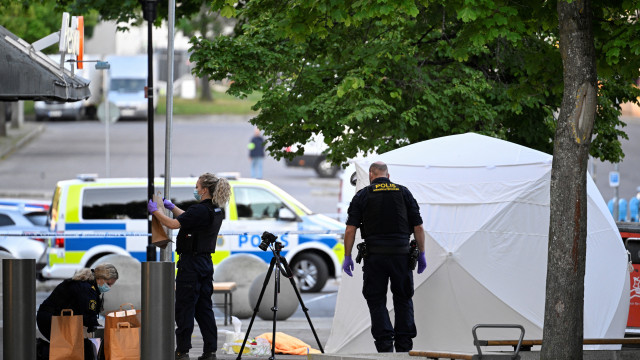 Tiroteio em Estocolmo faz um morto e três feridos