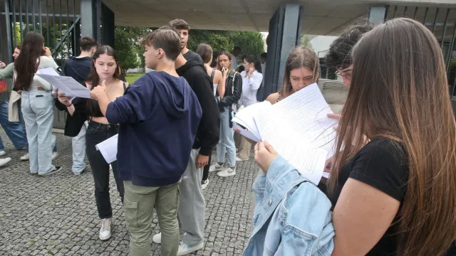 Diretores foram "totalmente desrespeitados" e atraso cria desigualdades