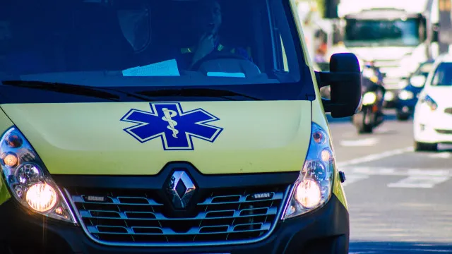 
                    Mulher dá à luz em plena rua em Espanha. Transeuntes ajudaram no parto
                