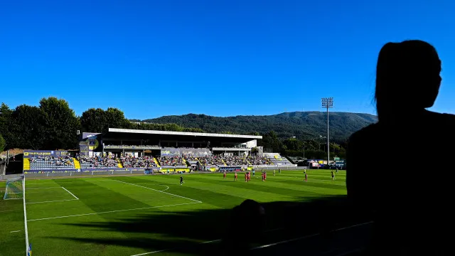 
                    Alverca e Arouca abrem 31.ª jornada em jogo 'entre iguais'
                