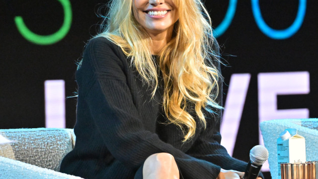 Pamela Anderson revela por que deixou de usar maquilhagem