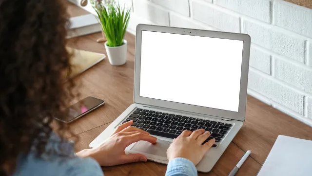
                    Registos lançam serviço digital para acesso imediato a certidões prediais
                