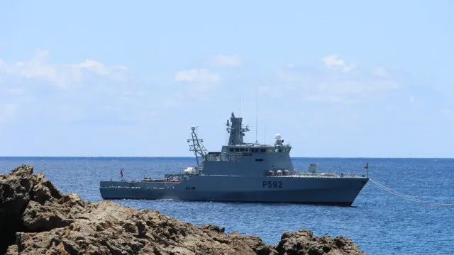 
                    MP pede condenação de três militares por violação de segredo de Estado
                