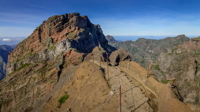 
                    IFCN quer identificar turistas que saltaram portão em trilho na Madeira
                