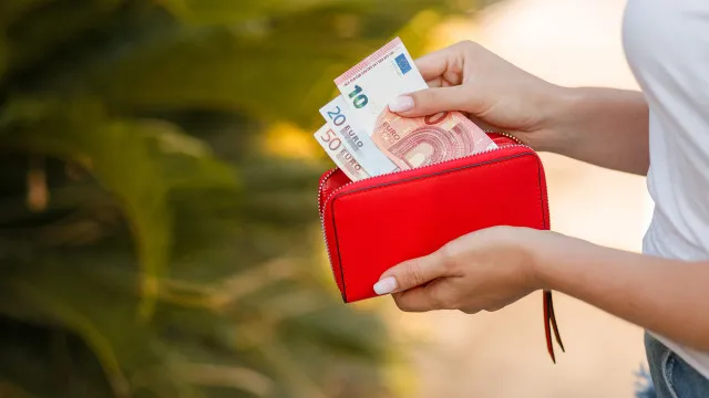 
                    Baixa para assistência a pais, irmãos ou companheiro: Há direito a apoio?
                