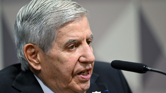 Augusto Heleno diz ao Exército que foi diagnosticado com Alzheimer em 2018