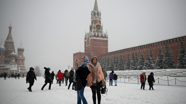 Nevão em Moscovo e 50 graus negativos na Sibéria abrem inverno russo