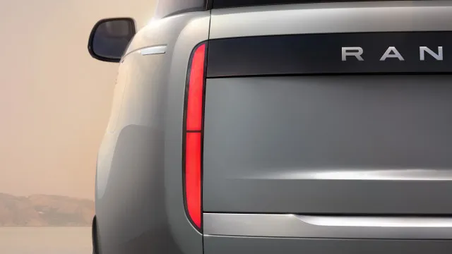 Range Rover elétrico já tem quase 50.000 pré-encomendas