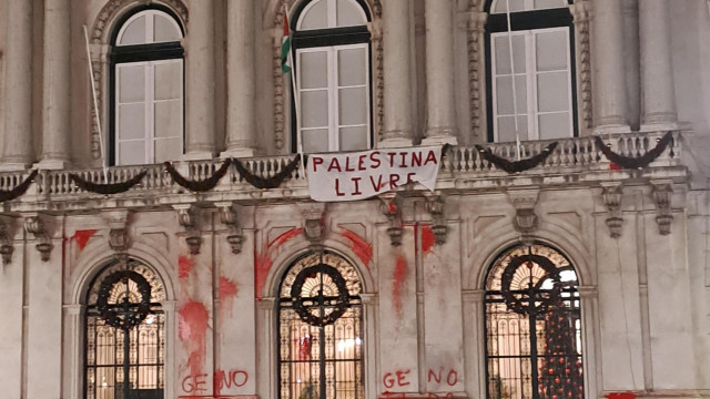 Ativistas pró-Palestina que grafitaram MNE já vandalizaram outros locais