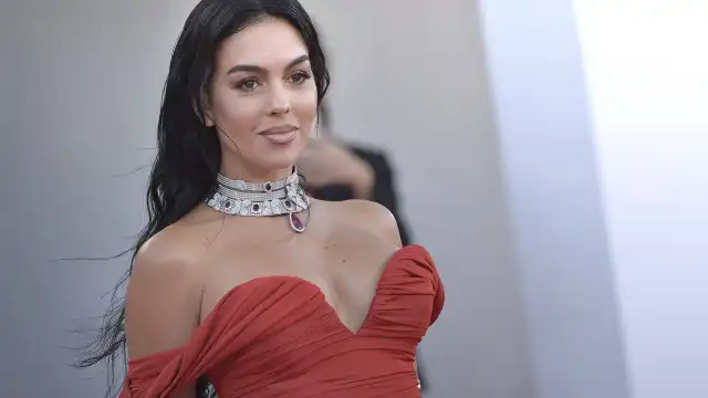 Georgina Rodríguez faz nova tatuagem