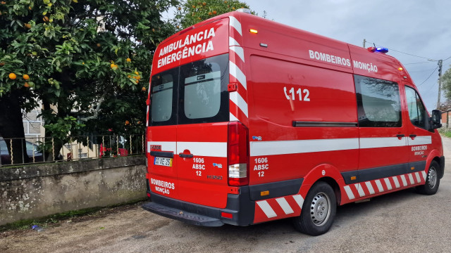 Desabamento de prédio onde funcionava asilo deixa ao menos 1 morto e 13 sob escombros em BH