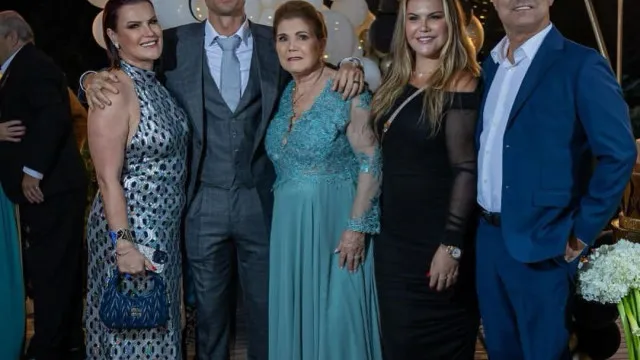 
                    Katia revela foto única da casa onde viveu a família Aveiro na Madeira
                