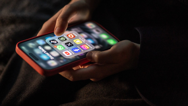 Dinamarca quer aumentar idade mínima para acesso às redes sociais