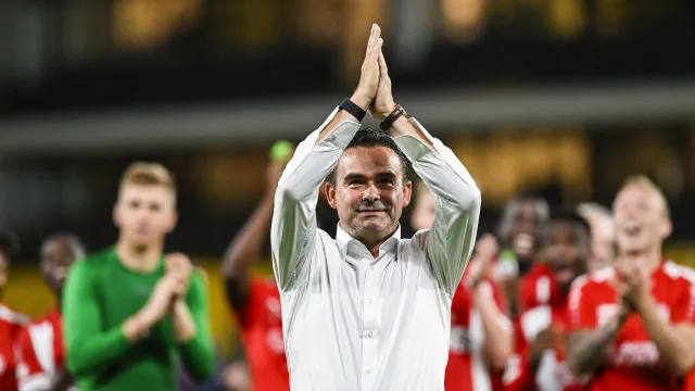 
                    Marc Overmars deixa Antuépia devido a problemas de saúde
                