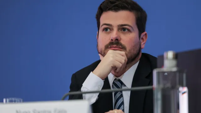 
                    Criar benefícios fiscais é 