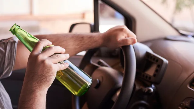 
                    Porto: Detido sob efeito de álcool (e com carta apreendida). Tinha droga
                