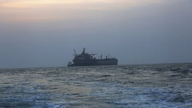 
                    EUA colocam 17 navios na lista negra por transporte de petróleo iraniano
                