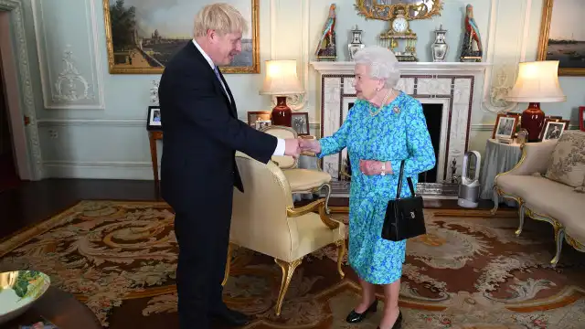 Boris Johnson revela o tipo de cancro que Isabel II tinha quando morreu