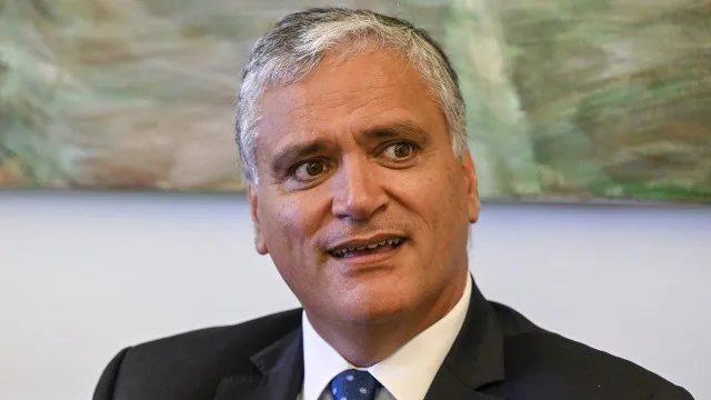 
                    Vasco Cordeiro recusa aposta na competitividade na UE à custa da coesão
                