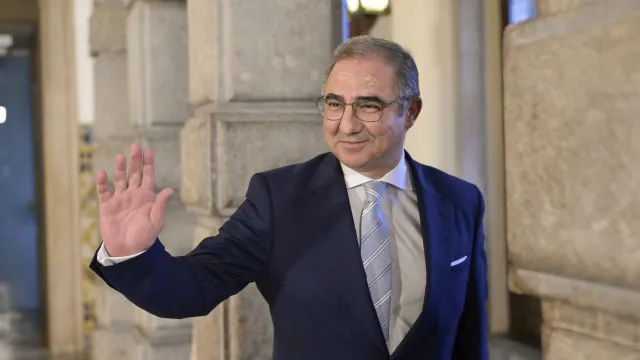 
                    Açores devem olhar futuro com confiança e sentido estratégico
                