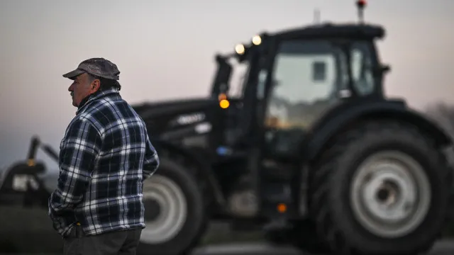 
                    Agricultores dos Açores pedem 23 milhões de euros em apoios do Governo
                