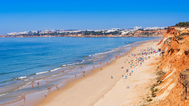Já a pensar no verão? É em Portugal que fica a melhor praia do mundo