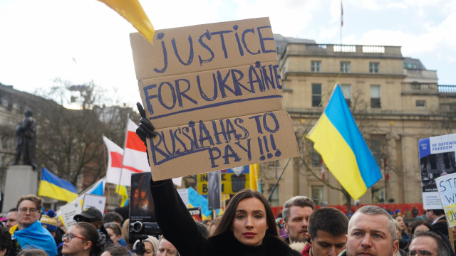 Milhares manifestaram-se em Londres solidários com a Ucrânia