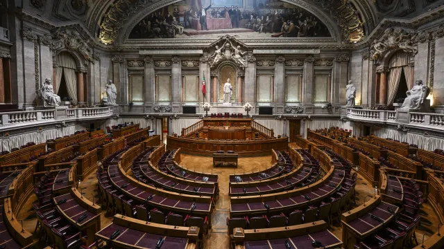 
                    Reforma laboral avançou para o Parlamento. Tem 