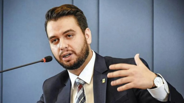 Ex-assessor de Bolsonaro abre vaquinha para custear advogado nos EUA