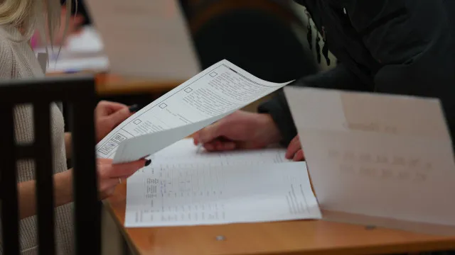 
                    Partido pacifista russo denuncia pressão sobre observadores eleitorais
                