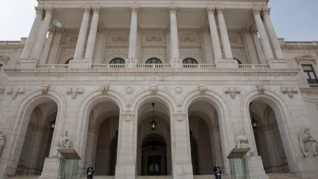 
                    Projeto de lei da IL para alterar Lei de Bases do Clima chumbado
                