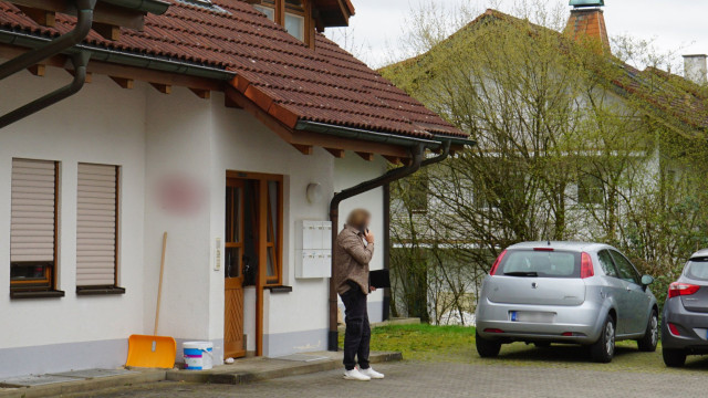 Jovem mata pais e irmão à facada na Alemanha. Irmã ficou ferida