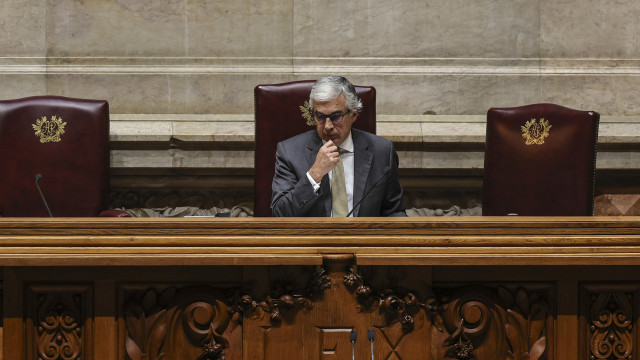 Após Chega dar 'sinal', Aguiar-Branco desvaloriza: