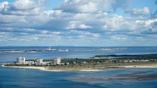
                    Setúbal: 