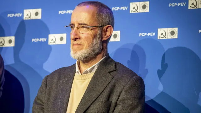 
                    PCP defende que aumento intercalar de pensões é 