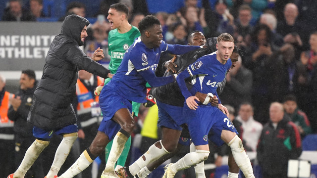 Imparável Cole Palmer 'destrói' Everton e Chelsea regressa às vitórias