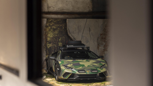 Lamborghini lança 12 Huracán Sterrato 'camuflados'. E já estão vendidos
