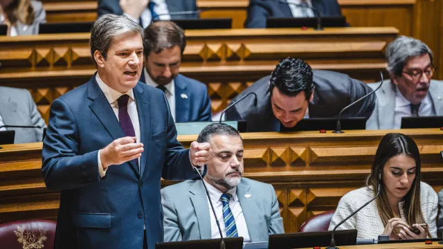 "O CDS vai propor duplicar deduções fiscais a partir do 3.º filho"