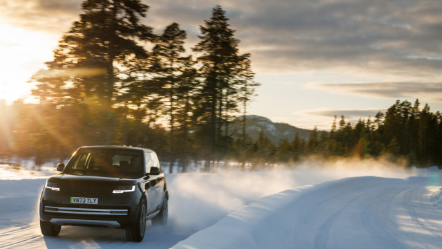 Range Rover elétrico deixa-se ver nos últimos testes realizados