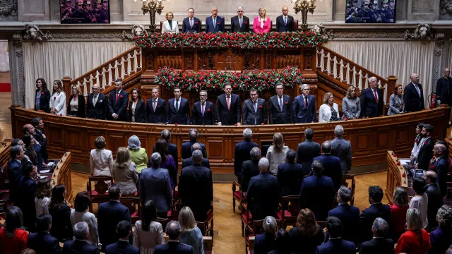 AO MINUTO: Acompanhe aqui a sessão solene comemorativa do 25 de Abril