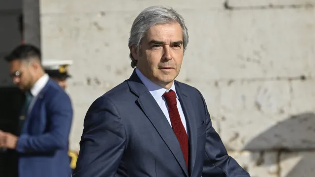 
                    Nuno Melo viaja até à Estónia para visitar contingente militar português
                