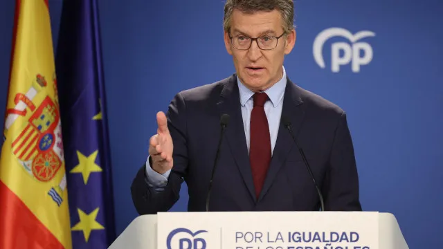 
                    Líder da oposição acusa Sánchez de corrupção em campanha em Ceuta
                