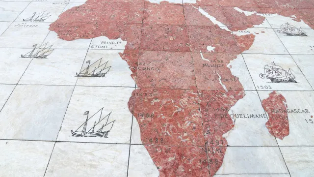 
                    Livro retrata Portugal como um exemplo das tensões da civilização no século XX
                