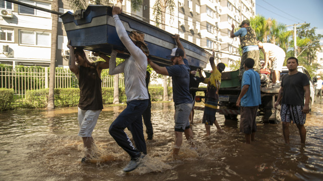 Pelo menos 86 mortos e 134 desaparecidos nas inundações no sul do Brasil