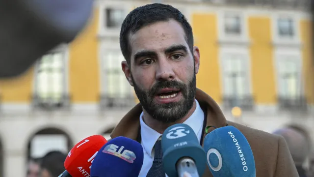 
                    Sindicatos da PSP lamentam que acordo com Governo esteja parado há 2 anos
                